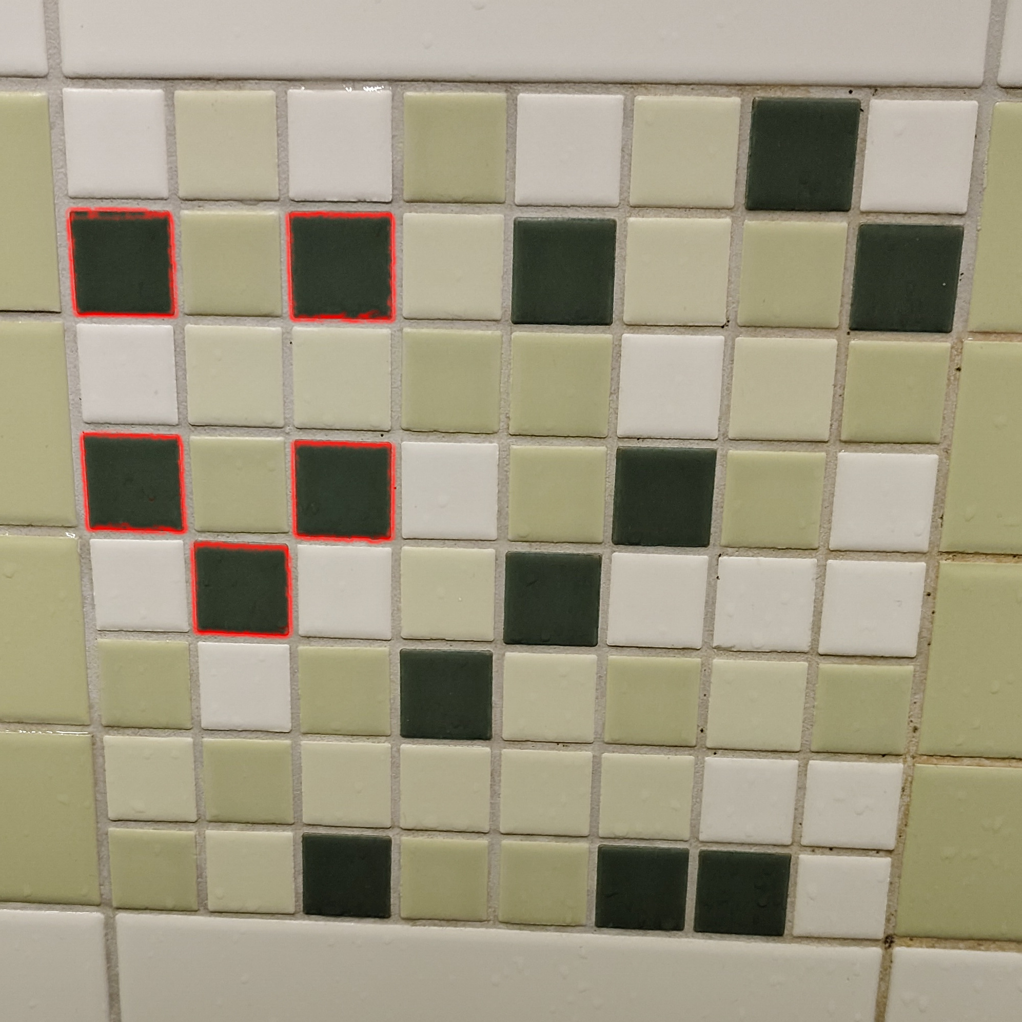 A tile with the smiley highlighted.